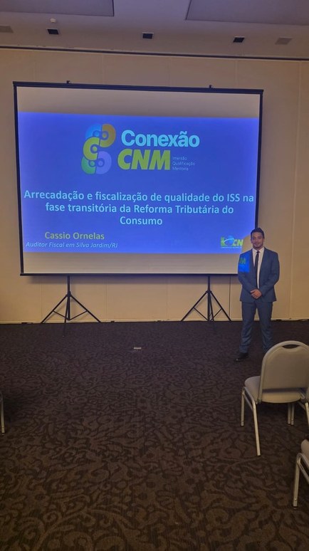 Servidor de Silva Jardim representa o Município como palestrante em evento nacional da CNM sobre finanças públicas